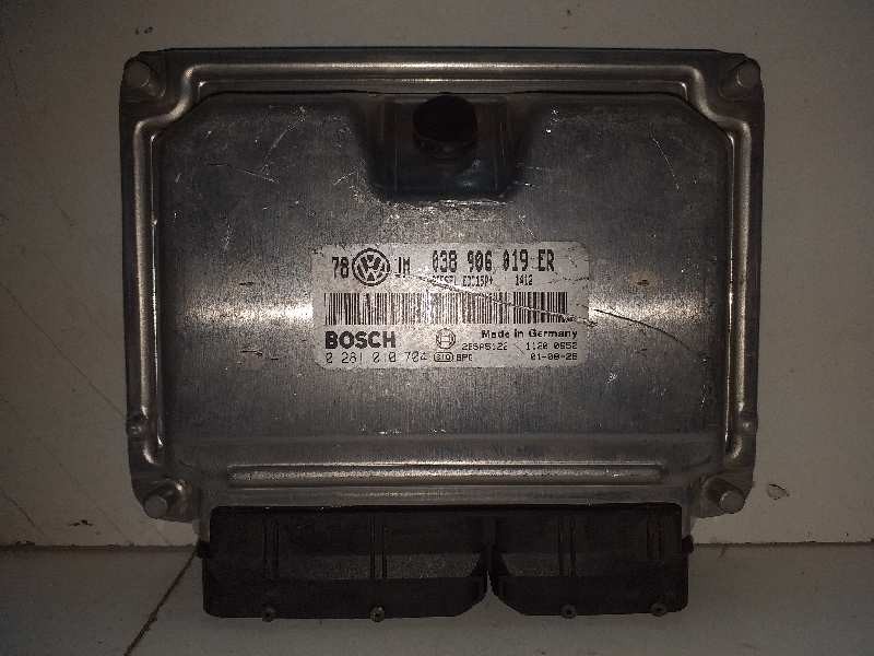 Recambio de centralita motor uce para volkswagen passat berlina (3b3) comfortline referencia OEM IAM 0281010704 038906019ER 
