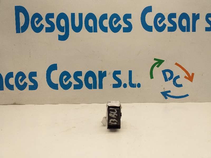 Recambio de mando elevalunas delantero derecho para nissan primera berlina (p11) básico referencia OEM IAM   