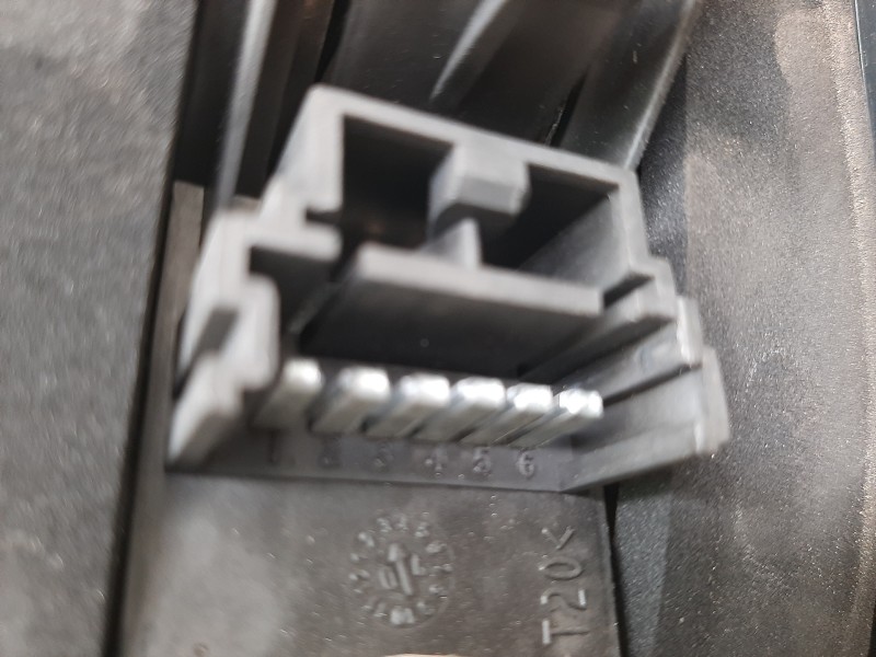 Recambio de piloto trasero izquierdo para renault megane ii familiar expression confort referencia OEM IAM   