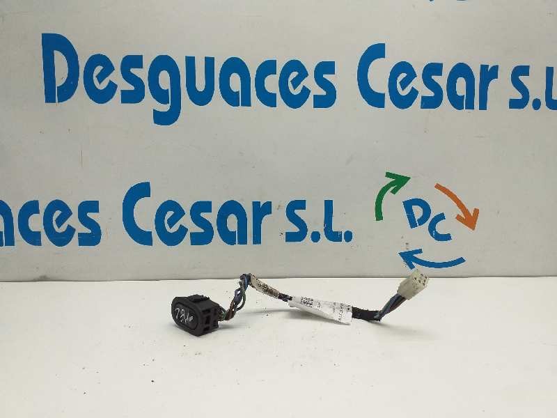 Recambio de mando elevalunas delantero derecho para opel astra f berlina 1.6 16v referencia OEM IAM    Recambio de mando elevalunas delantero derecho para opel astra f berlina 1.6 16v referencia OEM IAM