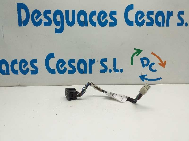 Recambio de mando elevalunas delantero derecho para opel astra f berlina 1.6 16v referencia OEM IAM    Recambio de mando elevalunas delantero derecho para opel astra f berlina 1.6 16v referencia OEM IAM