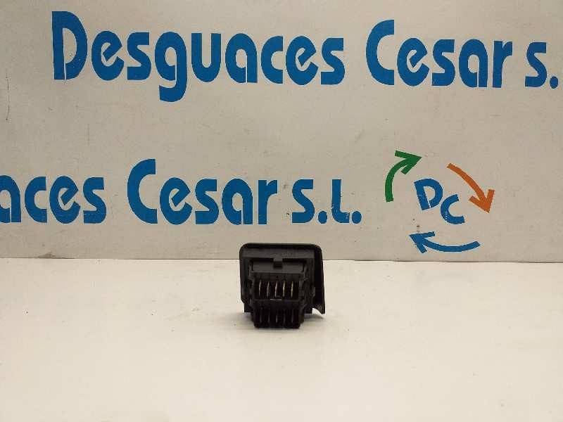 Recambio de mando elevalunas delantero izquierdo para citroën zx 1,4 armonia referencia OEM IAM    Recambio de mando elevalunas delantero izquierdo para citroën zx 1,4 armonia referencia OEM IAM