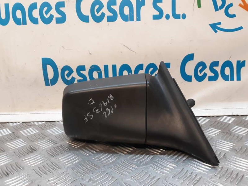 Recambio de retrovisor derecho para opel astra f berlina básico referencia OEM IAM 90520152  