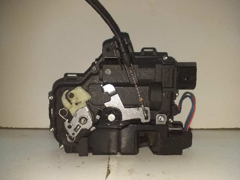 Recambio de cerradura puerta delantera izquierda para volkswagen golf iv berlina (1j1) 25 aniversario referencia OEM IAM   