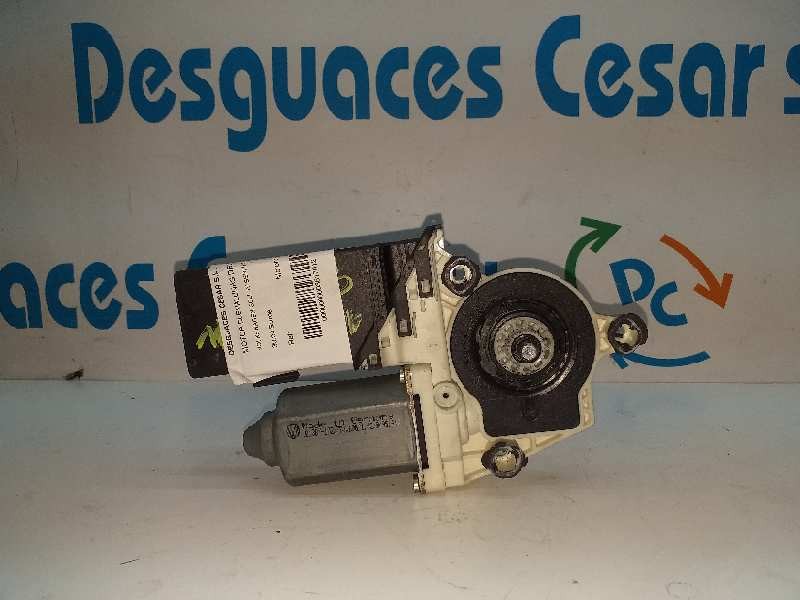 Recambio de motor elevalunas delantero izquierdo para volkswagen golf iv berlina (1j1) básico referencia OEM IAM 9776105404301   Recambio de motor elevalunas delantero izquierdo para volkswagen golf iv berlina (1j1) básico referencia OEM IAM 9776105404301