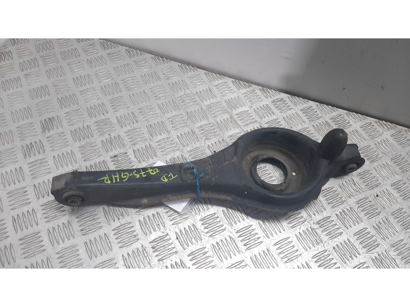 Recambio de brazo suspension inferior trasero derecho para ford focus lim. (cb4) titanium referencia OEM IAM 1517403  