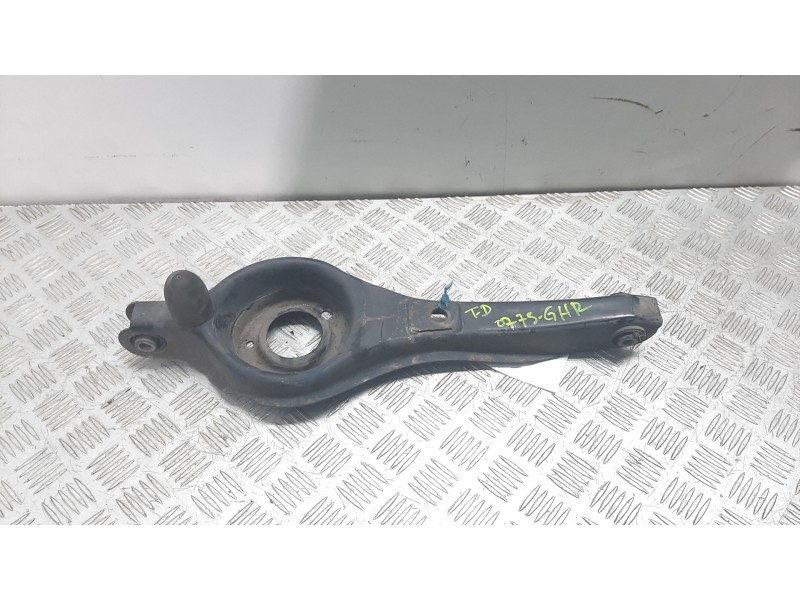 Recambio de brazo suspension inferior trasero derecho para ford focus lim. (cb4) titanium referencia OEM IAM 1517403  