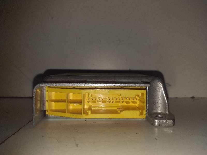 Recambio de centralita airbag para kia sephia ll ls referencia OEM IAM 0K2AA677F0B  