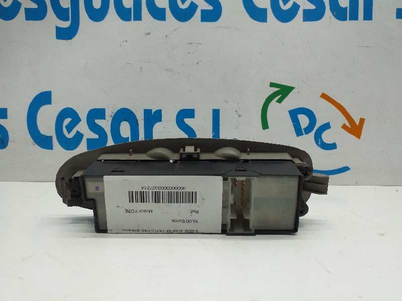 Recambio de mando elevalunas delantero izquierdo para nissan almera tino (v10m) ambience referencia OEM IAM   