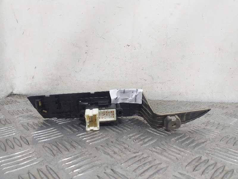 Recambio de mando elevalunas trasero izquierdo para nissan murano (z50) básico referencia OEM IAM 25411AX010  
