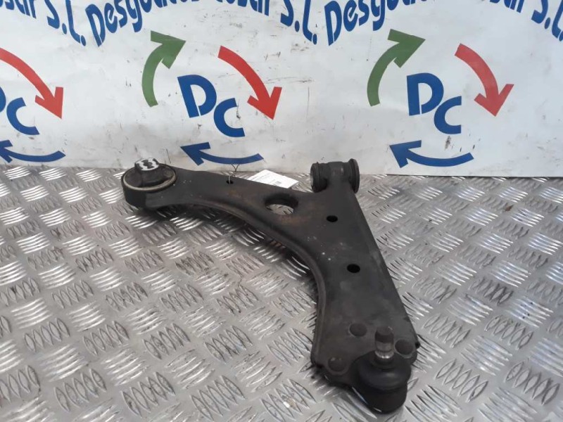 Recambio de brazo suspension inferior delantero derecho para peugeot bipper básico referencia OEM IAM    Recambio de brazo suspension inferior delantero derecho para peugeot bipper básico referencia OEM IAM