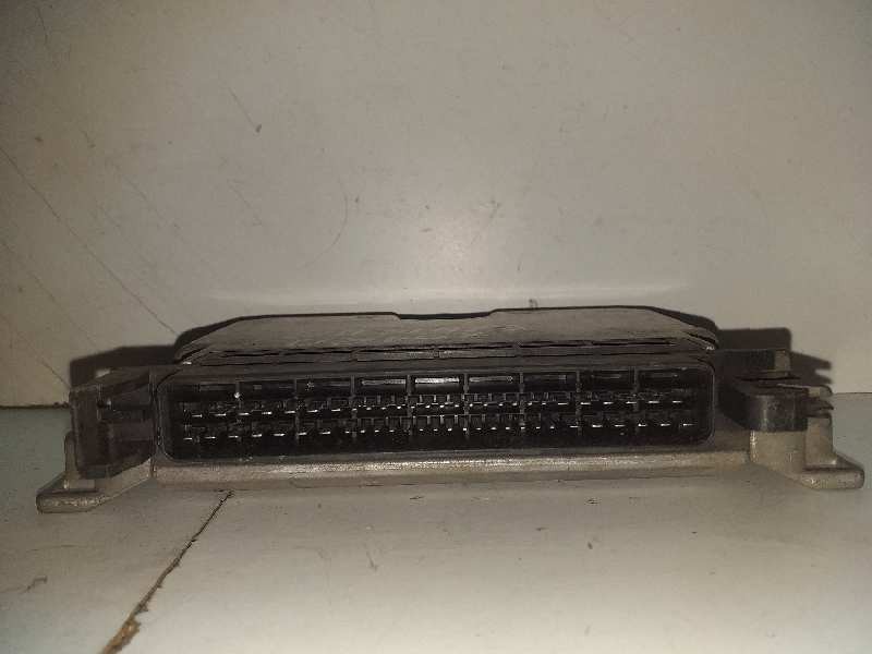 Recambio de centralita motor uce para citroën xsara berlina 1.6i sx referencia OEM IAM 0261204939 9633184780 