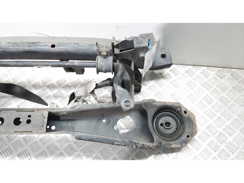 Recambio de puente trasero para ford focus lim. (cb4) titanium referencia OEM IAM 8K02878  