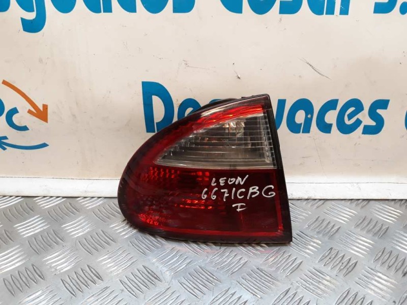 Recambio de piloto trasero izquierdo para seat leon (1m1) signo referencia OEM IAM 1M6945111FKZ  