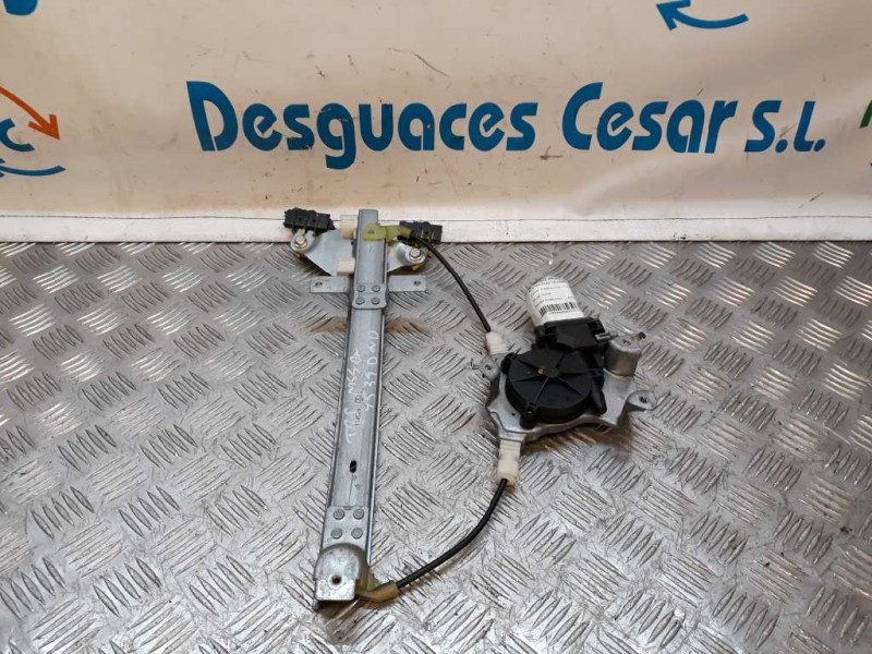 Recambio de elevalunas trasero izquierdo para nissan almera tino (v10m) acenta referencia OEM IAM 82701BU010  