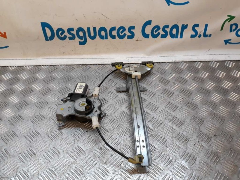 Recambio de elevalunas trasero izquierdo para nissan almera tino (v10m) acenta referencia OEM IAM 82701BU010  