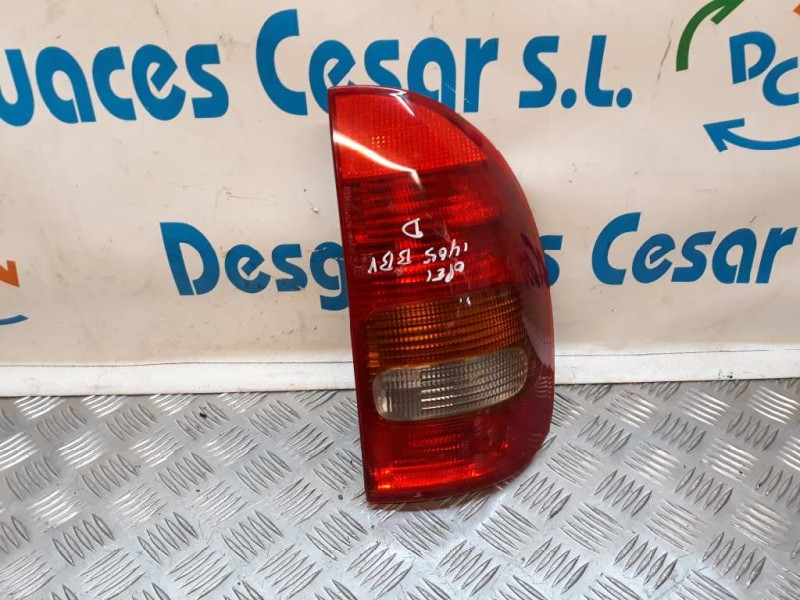 Recambio de piloto trasero derecho para opel corsa b edition 2000 referencia OEM IAM 90444811  