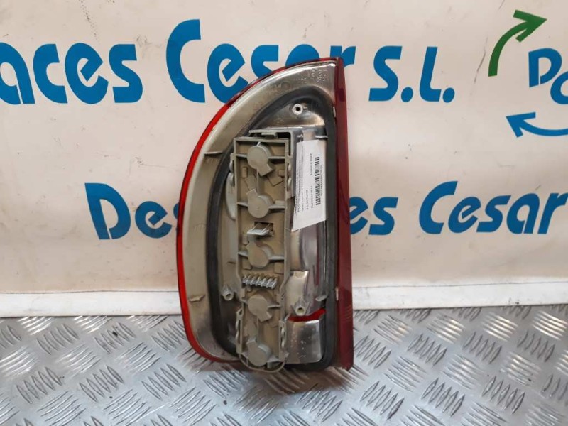 Recambio de piloto trasero derecho para opel corsa b edition 2000 referencia OEM IAM 90444811  