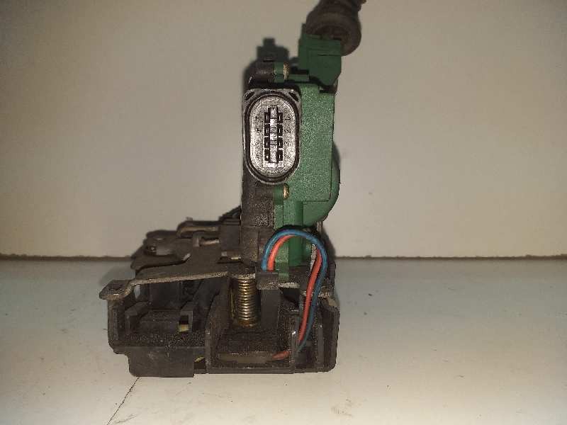 Recambio de cerradura puerta delantera derecha para volkswagen golf iv berlina (1j1) gti referencia OEM IAM   