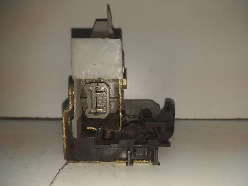 Recambio de cerradura puerta delantera izquierda para renault megane i scenic (ja0) 2.0 alize referencia OEM IAM 7701469180  