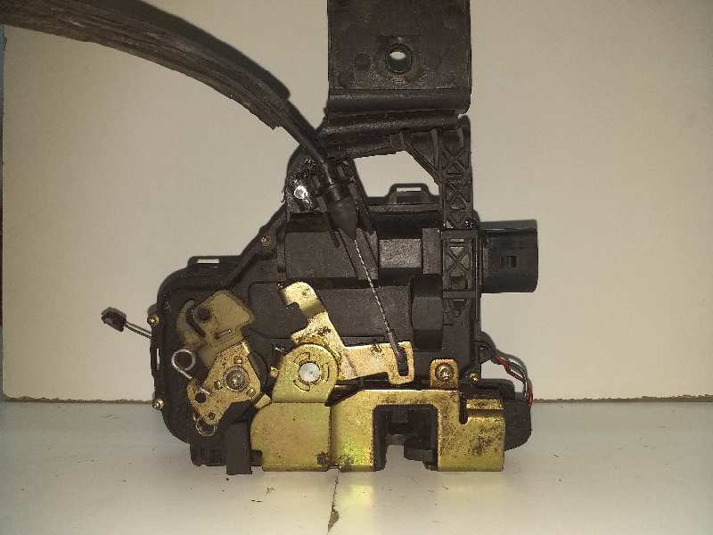 Recambio de cerradura puerta delantera izquierda para volkswagen passat berlina (3b2) comfortline referencia OEM IAM   