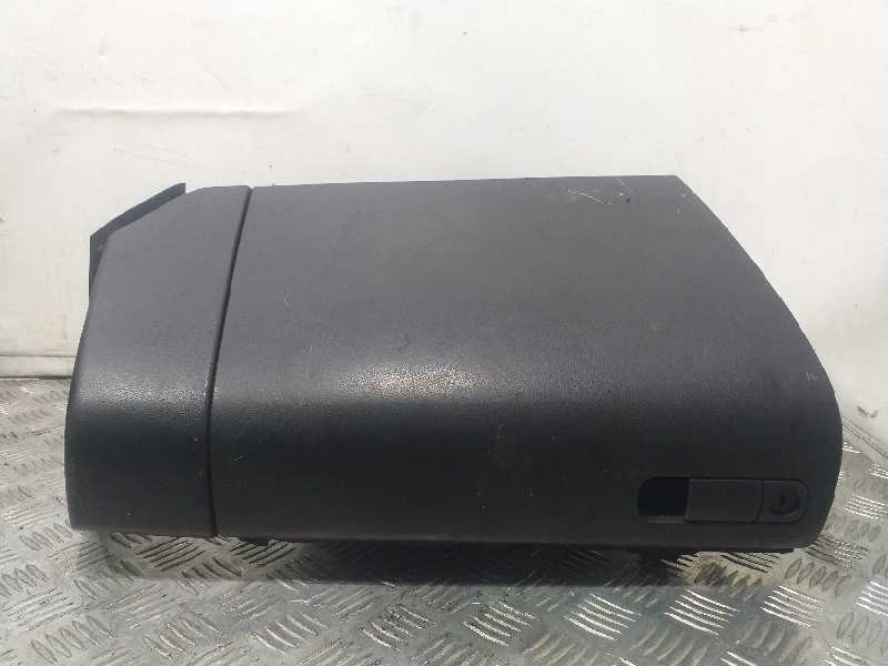 Recambio de guantera para mazda 3 berlina (bk) 2.0 crdt sportive referencia OEM IAM BP4K60401CFKZ  