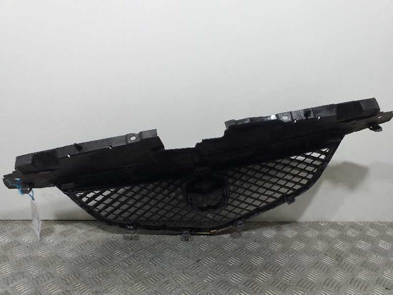 Recambio de rejilla delantera para mazda mpv (lw) 2.0 td active 7 (100kw) referencia OEM IAM   