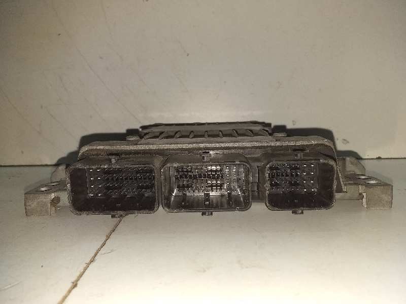 Recambio de centralita motor uce para renault scenic ii confort dynamique referencia OEM IAM S122326109A 8200565863 