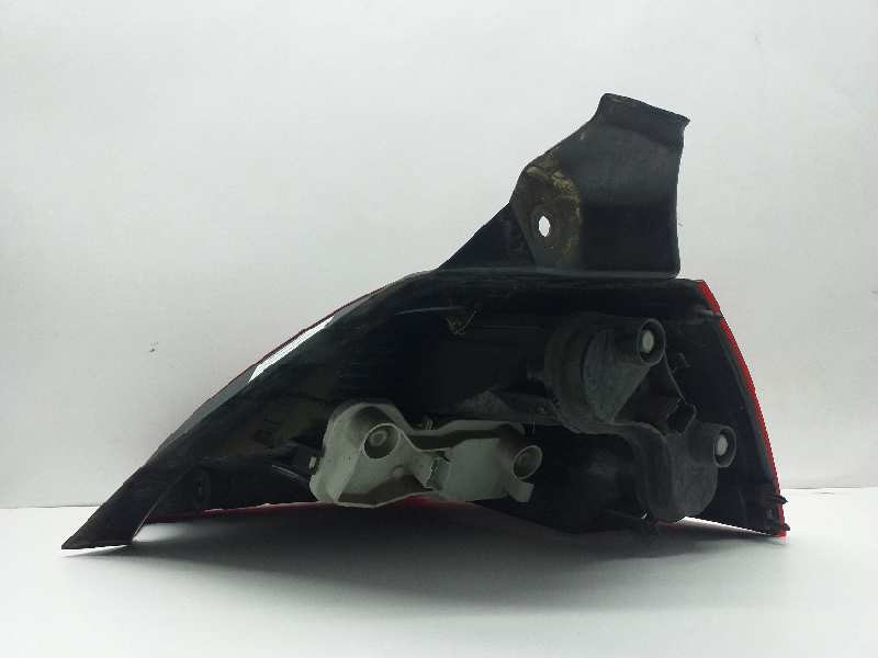 Recambio de piloto trasero izquierdo para renault megane ii berlina 5p confort expression referencia OEM IAM 8200073236  