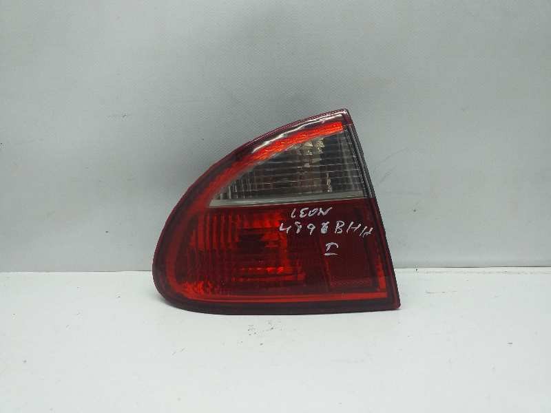 Recambio de piloto trasero izquierdo para seat leon (1m1) sport referencia OEM IAM 1M6945111  