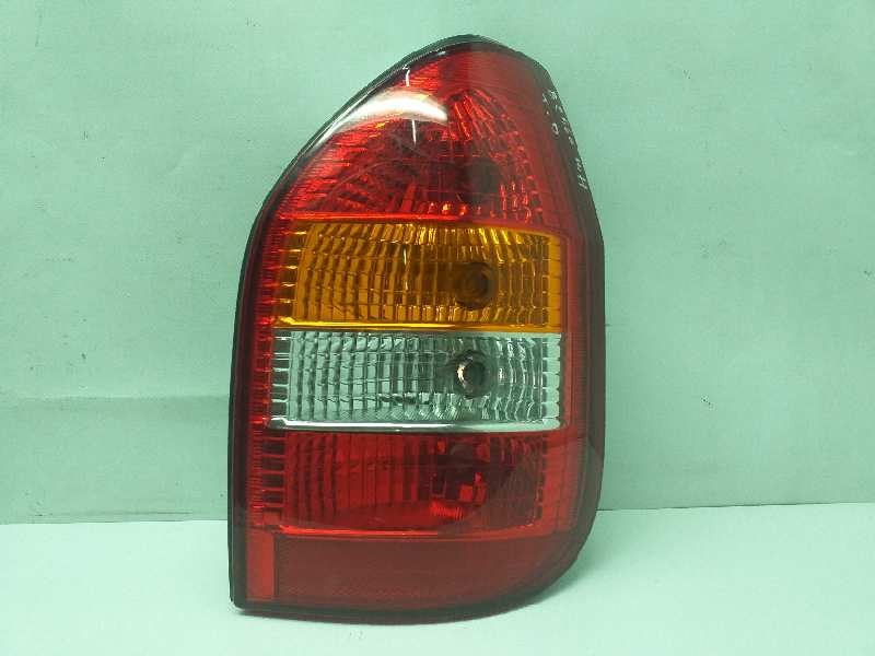 Recambio de piloto trasero derecho para opel zafira a elegance referencia OEM IAM    Recambio de piloto trasero derecho para opel zafira a elegance referencia OEM IAM