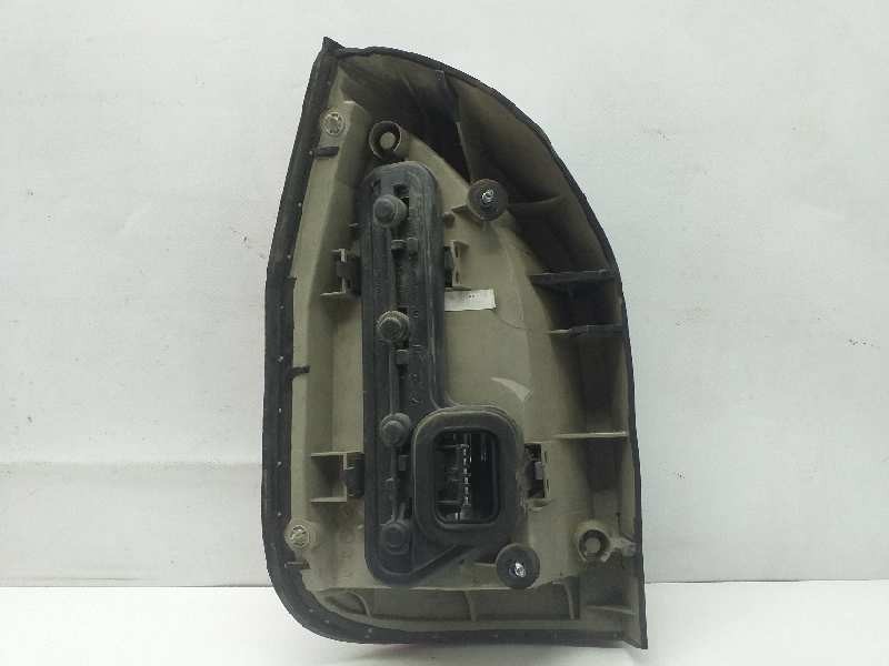 Recambio de piloto trasero derecho para opel zafira a elegance referencia OEM IAM    Recambio de piloto trasero derecho para opel zafira a elegance referencia OEM IAM