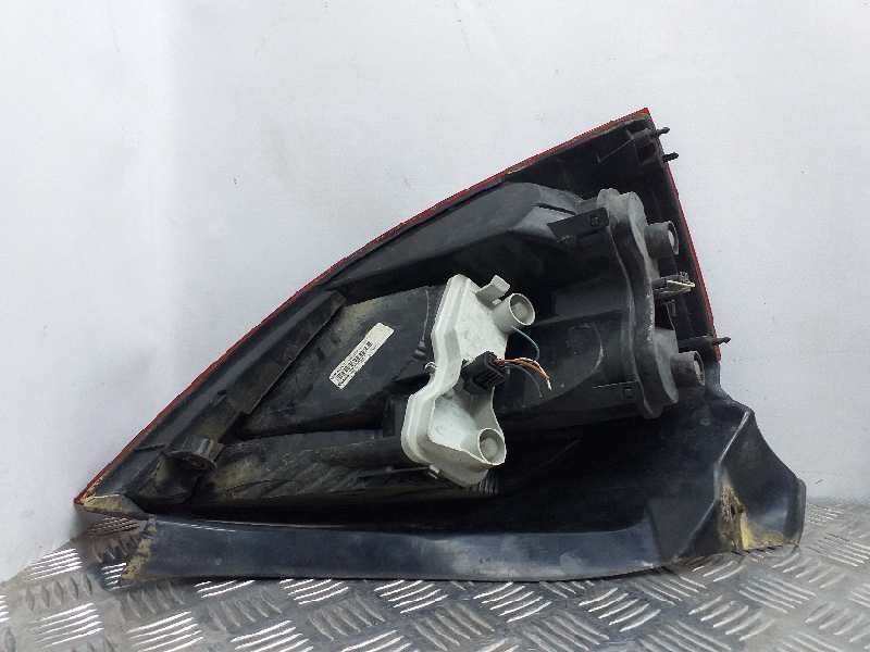 Recambio de piloto trasero derecho para renault megane ii berlina 5p confort dynamique referencia OEM IAM 8200073237  