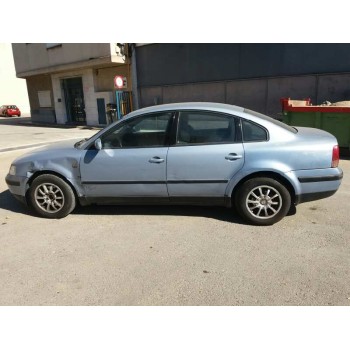 VOLKSWAGEN PASSAT BERLINA (3B2)