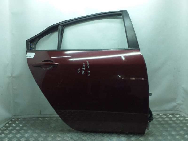 Recambio de puerta trasera derecha para nissan primera berlina (p12) acenta referencia OEM IAM 82100AV630 GRANATE 