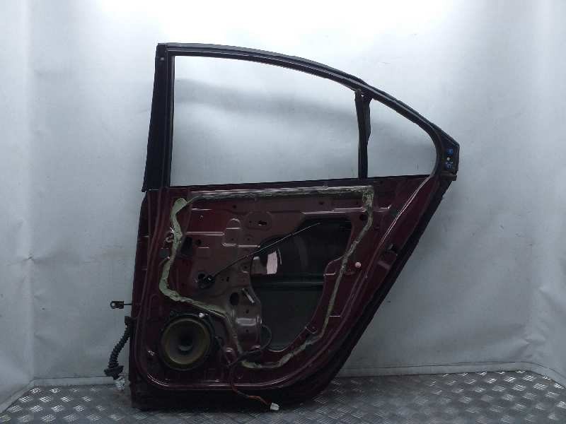 Recambio de puerta trasera derecha para nissan primera berlina (p12) acenta referencia OEM IAM 82100AV630 GRANATE 