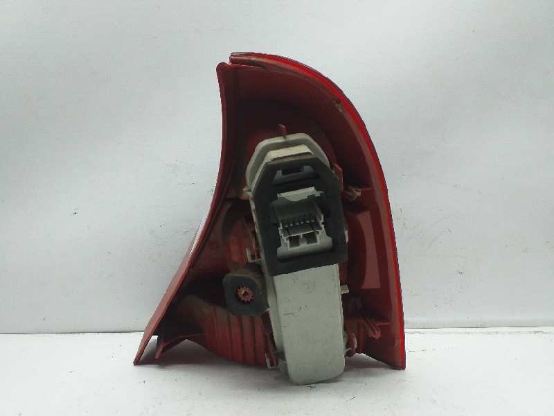 Recambio de piloto trasero izquierdo para renault clio ii fase ii (b/cb0) authentique referencia OEM IAM 8200917488  