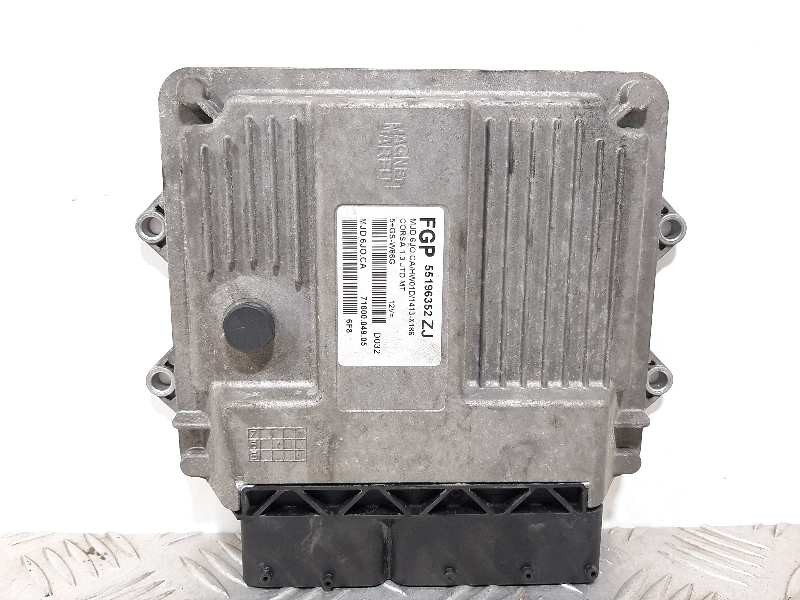 Recambio de centralita motor uce para opel corsa c silverline referencia OEM IAM 55196352  