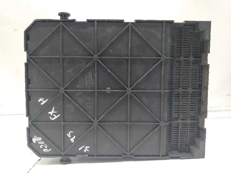 Recambio de caja reles / fusibles para peugeot 207 xad referencia OEM IAM 9663798280  