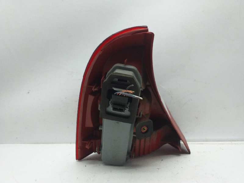 Recambio de piloto trasero derecho para renault clio ii fase ii (b/cb0) authentique referencia OEM IAM 8200917487  