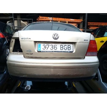 VOLKSWAGEN BORA BERLINA (1J2)