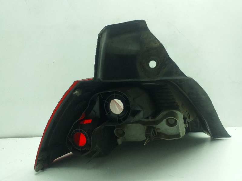 Recambio de piloto trasero derecho para renault megane ii berlina 5p confort dynamique referencia OEM IAM 8200073237  