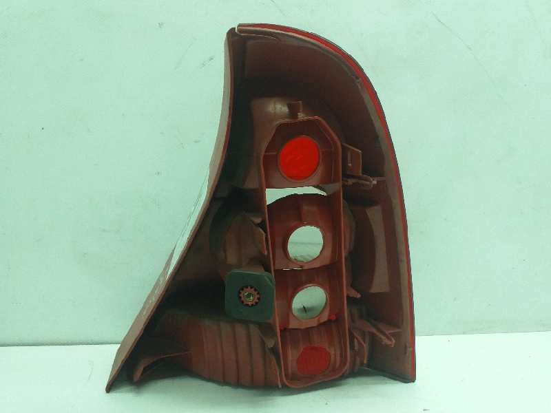 Recambio de piloto trasero izquierdo para renault clio ii fase ii (b/cb0) alize referencia OEM IAM   