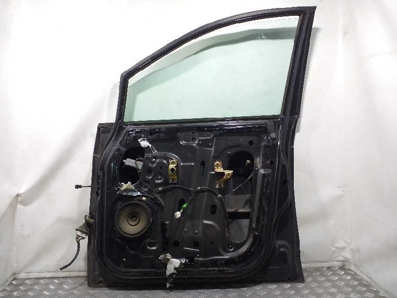 Recambio de puerta delantera derecha para ssangyong rodius xdi referencia OEM IAM  NEGRA 