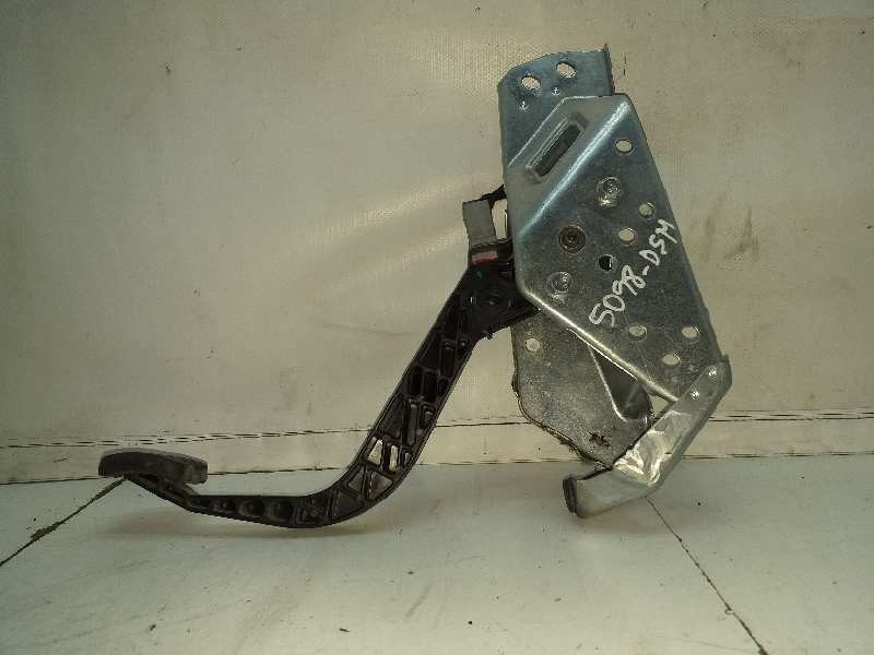 Recambio de pedal embrague para opel zafira b cosmo referencia OEM IAM 13192503  