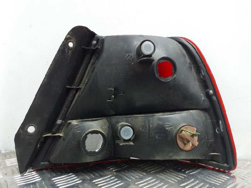 Recambio de piloto trasero izquierdo para hyundai accent (lc) gl 5p referencia OEM IAM   