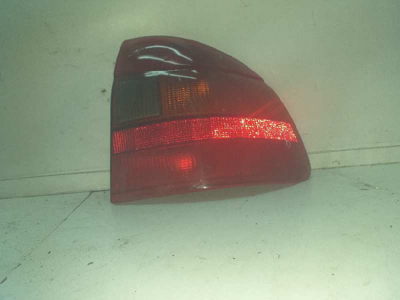 Recambio de piloto trasero derecho para opel astra f berlina gl referencia OEM IAM   