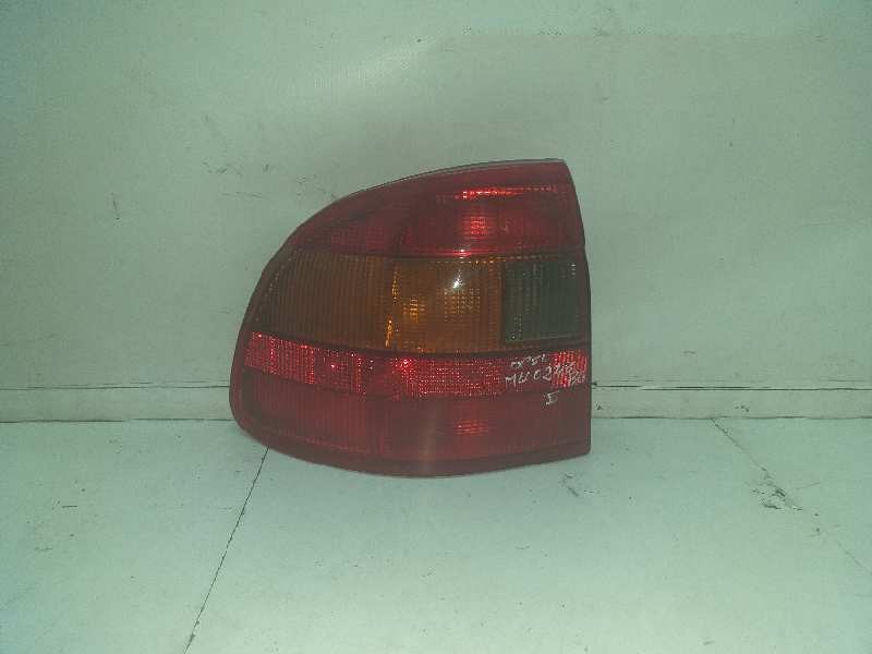 Recambio de piloto trasero izquierdo para opel astra f berlina gl referencia OEM IAM   