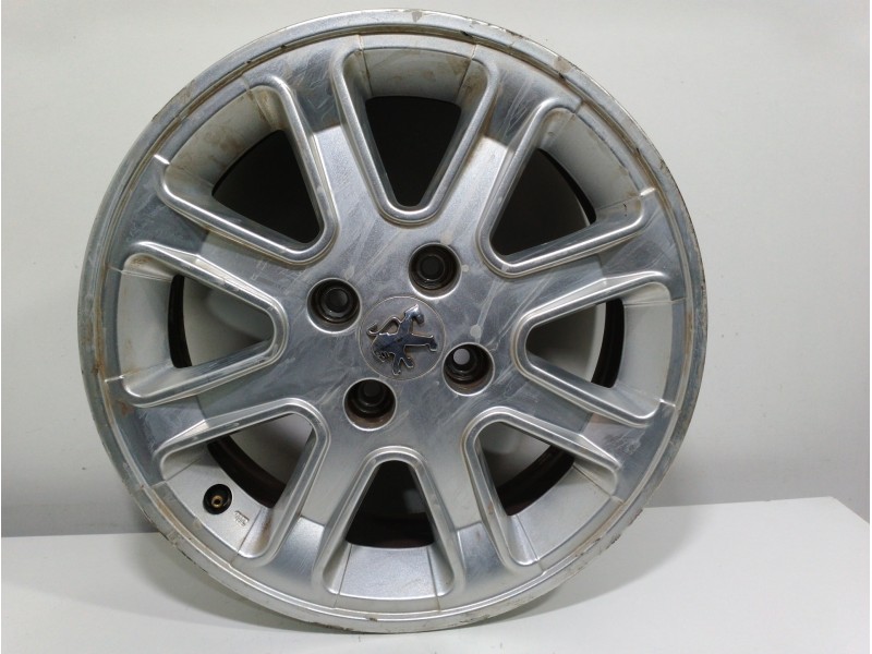 Recambio de llanta para peugeot 1007 dolce referencia OEM IAM 6JX16CH4  