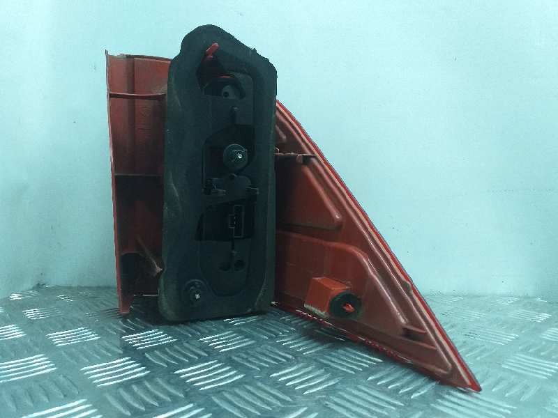 Recambio de piloto trasero derecho para peugeot 1007 dolce referencia OEM IAM   